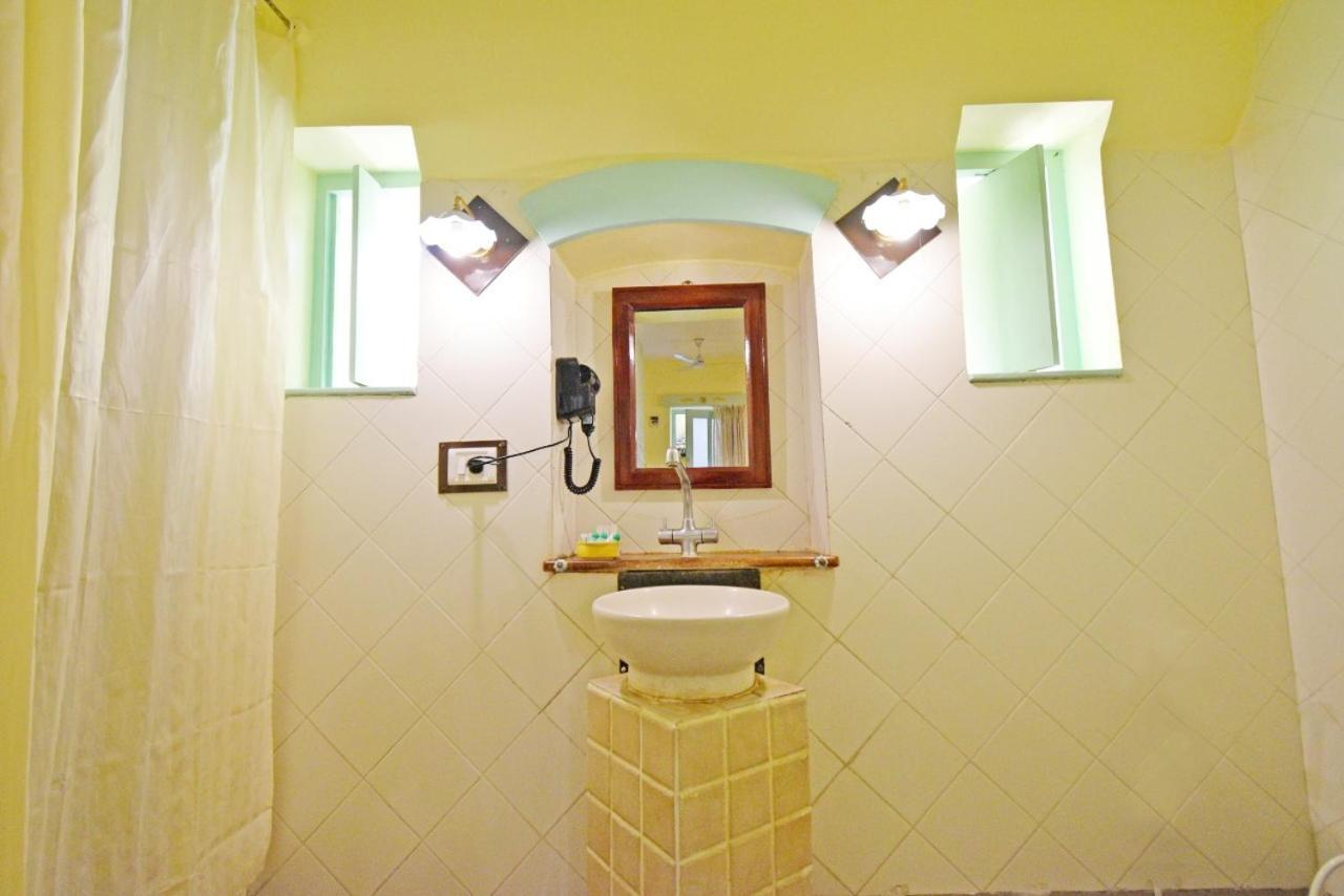 Hotel Villa Des Gouverneurs ปอนดิเชอรี ภายนอก รูปภาพ