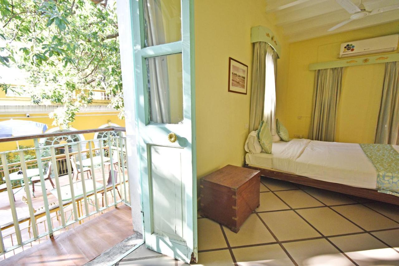 Hotel Villa Des Gouverneurs ปอนดิเชอรี ภายนอก รูปภาพ